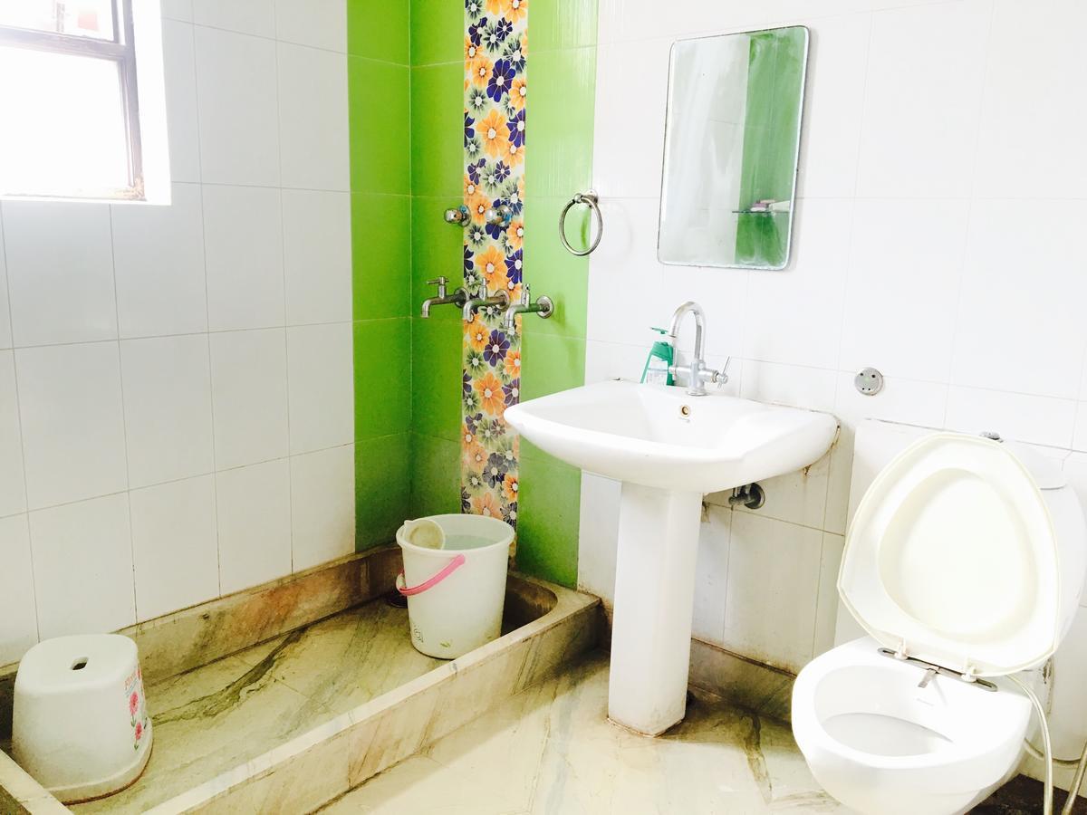 Parkash Bed And Breakfast New Delhi Exteriör bild